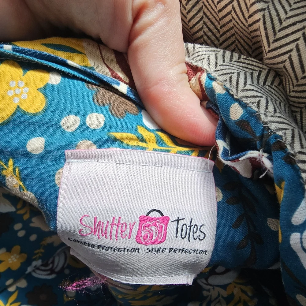 SHUTTER TOTES CAMERA BAG